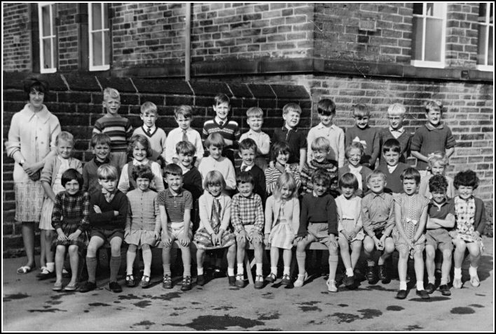 Miss Hinchliffe's class 1964